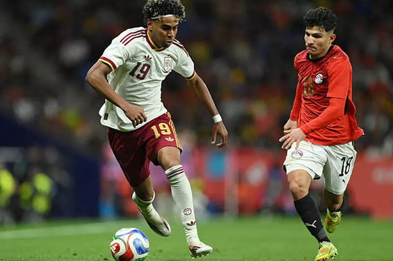 بين الحرس القديم ونجوم مختبئة.. 11 لاعبا لتعويض إسلام عيسى في منتخب مصر (صور) 